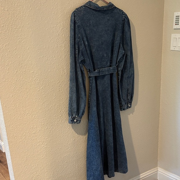 Acid Washed Denim Button-Up Midi Dress with Belt - XL - Picture 10 of 15